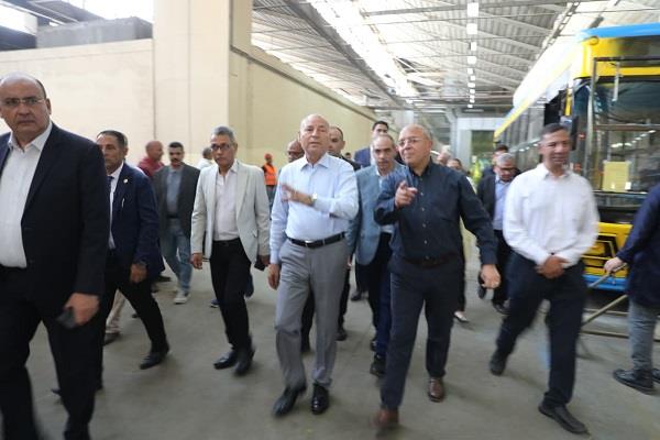 محافظ القاهرة يتفقد ورش جسر السويس لمتابعة أعمال صيانة وتجديد أتوبيسات هيئة النقل العام