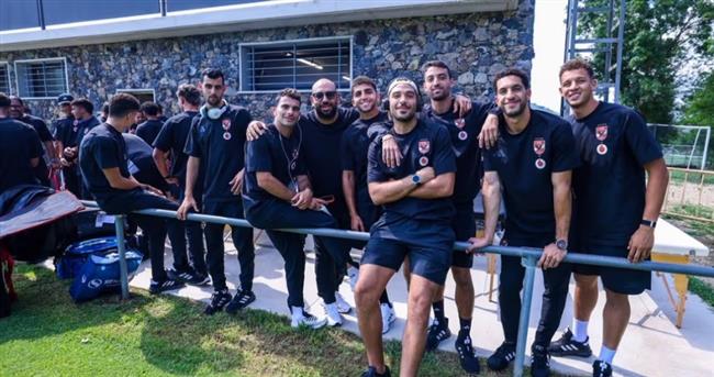 الأهلي يصل إلى الملعب لمواجهة بادالونا الإسباني وديًا استعدادًا للموسم الجديد