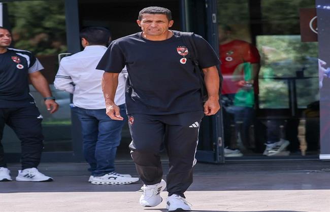 بن جديدة ورأفت يقودان هجوم الأهلي أمام بادالونا الإسباني في التجربة الودية 