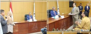 محافظ بني سويف يُوجّه بحلول وإجراءات لمطالب وشكاوى والمواطنين في القطاعات والمرافق
