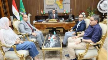 محافظ المنوفية يبحث مع مساعد وزير الصحة تطوير المشروعات الصحية وتحسين الخدمات الطبية