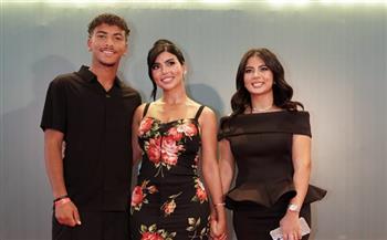 كارولين عزمي تشارك إطلالتها من العرض الخاص لفيلم «محمود التاني» عبر إنستجرام