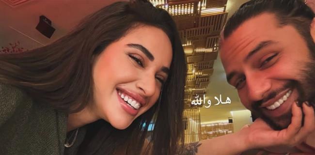 أية سماحة تخطف الأنظار في أحدث ظهور برفقة زوجها