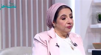 استشاري نفسي: «الأم النرجسية» "تحترق" عندما ترى أبنها "يُدلِع" زوجته أمامها.