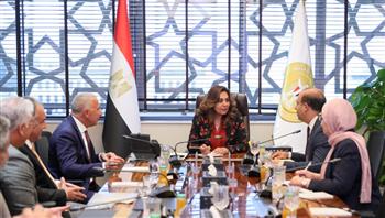 منال عوض تبحث مع مستثمرين تكنولوجيات حديثة لمعالجة وتدوير المخلفات وتعزيز فرص القطاع الخاص