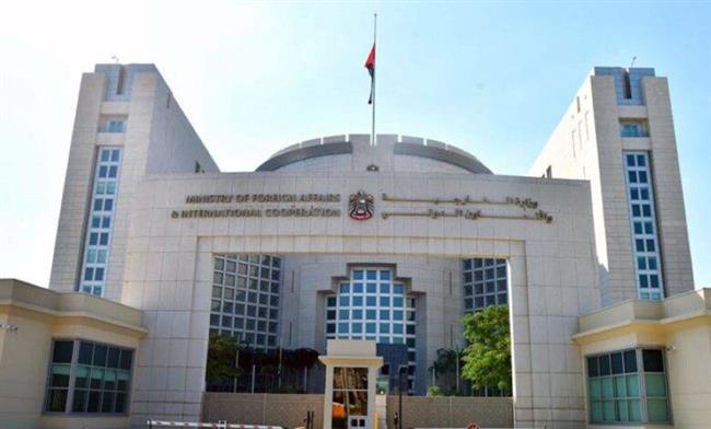 الخارجية الإماراتية تطالب إيران بوقف الهجمات وإعادة فتح مضيق هرمز بشكل كامل