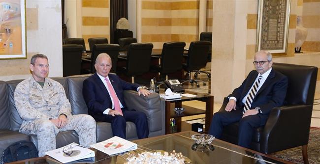 نواف سلام يبحث مع السفير الأمريكي وضع جدول زمني للانسحاب الإسرائيلي من جنوب لبنان