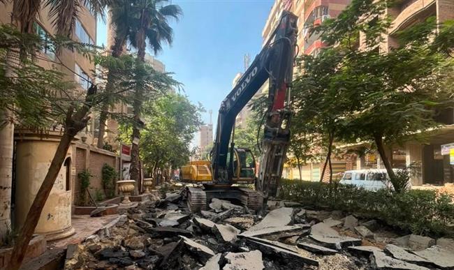 محافظ الجيزة يتابع بدء أعمال رصف وتطوير شارع "كفر طهرمس" ورفع كفاءة شارع "مجمع المدارس" ببولاق الدكرور