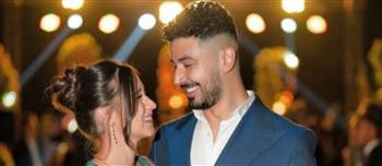 محمد أنور يحتفل بذكرى زواجه