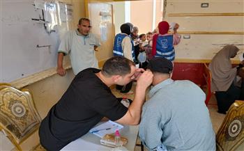 قافلة جامعة قناة السويس الطبية تقدم خدماتها لـ660 مواطنا بقرية العمدة بالسويس