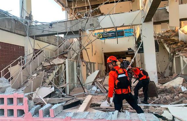 مقتل وإصابة 3 أشخاص جراء زلزال ضرب سواحل إندونيسيا