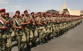 الجيش اليمني: الحوثيون استهدفوا ميناء المخا بـ6 صواريخ باليستية