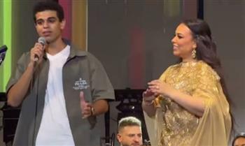 مروة ناجي تفاجئ جمهورها بظهور نجلها في أحدث حفلاتها