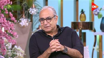 أحمد كمال يكشف كواليس علاقته بمنة شلبي من التدريب إلى "حارة اليهود"