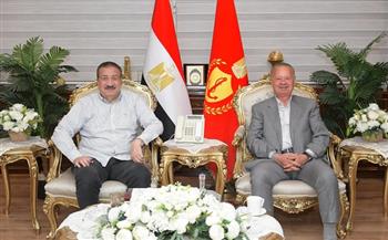 محافظ بورسعيد يلتقي رئيس جمعية مستثمري جنوب بورسعيد لبحث دعم جهود التنمية وتعزيز المشاركة المجتمعية