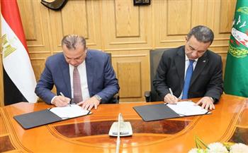 محافظ المنوفية ورئيس صندوق التنمية الحضرية يوقعان بروتوكول تعاون لتنفيذ مشروعات عمرانية واستثمارية