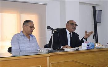 سكرتير محافظة البحر الأحمر يلتقي ببعض إدارات المدينة لبحث تطوير آليات المتابعة ورفع كفاءة الأداء 