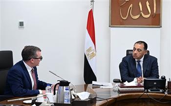 الحكومة: نتحرك بشكل متكامل لتعزيز المخزون الاستراتيجي للسلع الأساسية وتأمين الاحتياجات من المواد البترولية