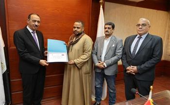 بعد موسم استثنائي.. محافظ سوهاج يكرّم مزارعي القمح أصحاب أعلى معدلات التوريد