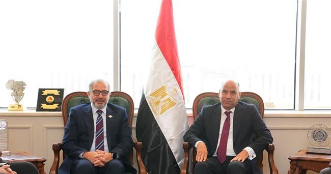 وزارة العمل والهيئة للتأمين الصحي الشامل تبحثان خطة لتوسيع الحماية الصحية والاجتماعية للعمالة غير المنتظمة