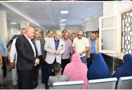 محافظ الفيوم يتفقد سير العمل بمجمع خدمات المواطنين بقرية الغرق 
