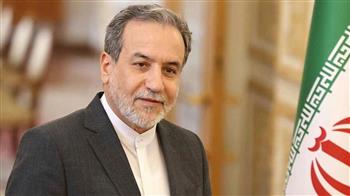 وزير الخارجية الإيراني: نواصل مع سلطنة عمان تحديد مسار آمن لعبور السفن في مضيق هرمز