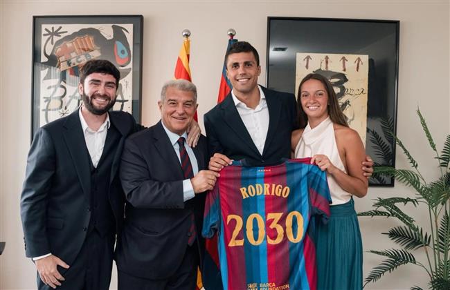 رسميًا.. برشلونة يتعاقد مع رودري نجم مانشستر سيتي لتدعيم صفوفه