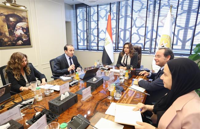 وزيرة التنمية المحلية والبيئة تبحث مع برنامج الأمم المتحدة إنشاء الصندوق المصري لحماية الشعاب المرجانية