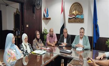 وكيل تعليم دمياط يبحث محاور الاستعدادات الشاملة للعام الدراسي المقبل وتحديد أولويات العمل