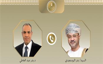 وزير الخارجية ونظيره العماني يبحثان هاتفيا العلاقات الثنائية والأهمية البالغة لبقاء مضيق هرمز مفتوحًا