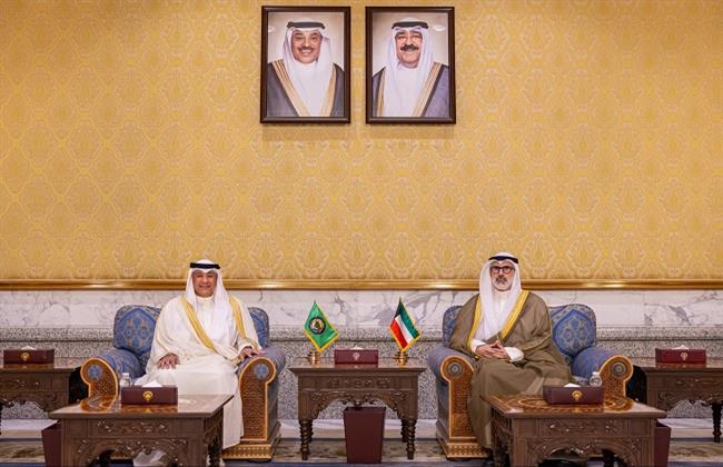 وزير خارجية الكويت يبحث مع أمين عام مجلس التعاون الخليجي آخر المستجدات الإقليمية والدولية