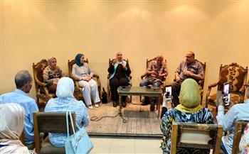 "العنف الأسري.. رؤى وحلول" في صالون الثقافة الجماهيرية بمكتبة الفيوم العامة