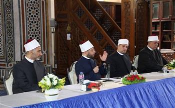 وزير الأوقاف يبحث مع أئمة أوقاف الجيزة سبل تطوير العمل الدعوي والارتقاء بالأداء