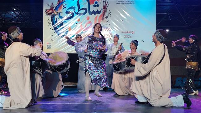 الغربية للفنون الشعبية ومصطفى كامل للموسيقى العربية يتألقان في «شاطئ الفن» ببورسعيد