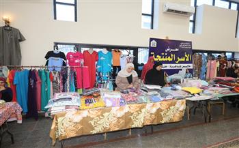 محافظ كفر الشيخ يفتتح معرض المشروعات اليدوية والسجاد ومستلزمات المدارس بحديقة الخالدين