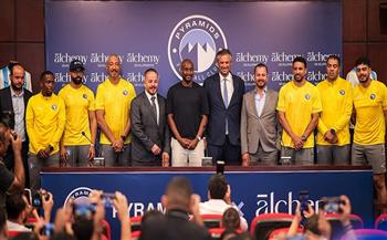 بيراميدز يقدم الجهاز الفني الجديد بقيادة الجنوب أفريقي رولاني موكوينا 