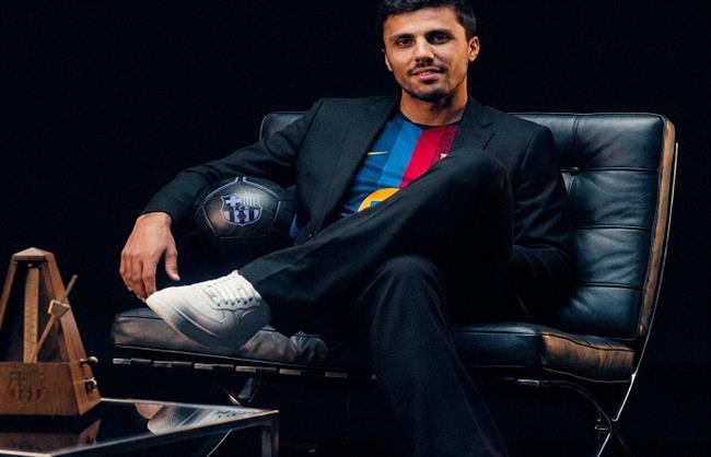 رسميًا.. برشلونة يتعاقد مع رودري نجم مانشستر سيتي لتدعيم صفوفه
