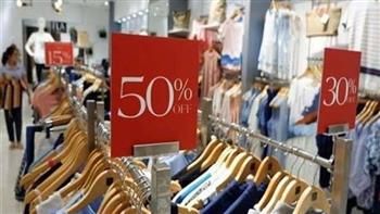 قبل انتهاء الاوكازيون الصيفي.. عادات تساعدك على التسوق بذكاء وتجنب شراء ما لا تحتاجين إليه 