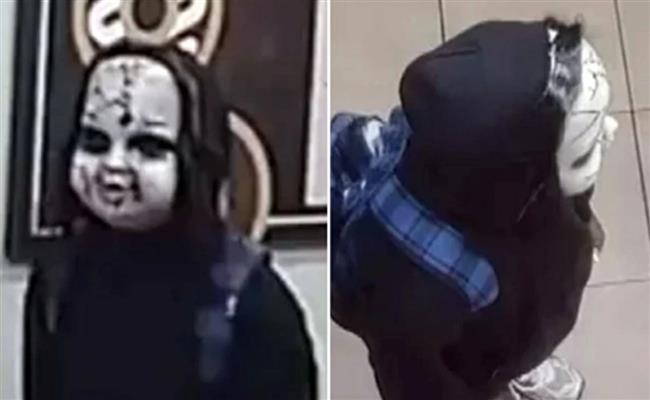 هل أنتِ مستعدة للموت؟.. رجل بقناع “تشاكي” يرعب سكان فيلادلفيا