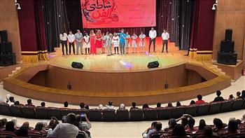 فرقة أوبرا عربي تقدم عروضا من زمن الفن الجميل ضمن فعاليات "شاطئ الفن" بالغردقة 