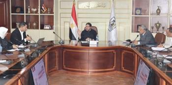 نائب محافظ بني سويف يعقد اجتماعاً لمتابعة الموقف التنفيذي لملفات محطات أبراج المحمول 