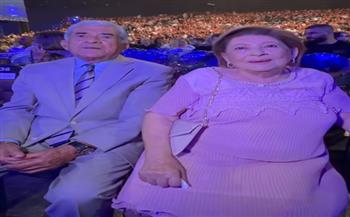 وسط حضور عائلي.. والدا وائل كفوري يساندانه في حفله ببيروت