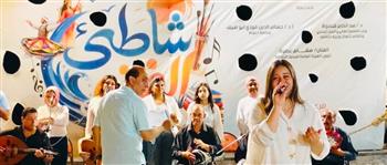 كورال التذوق وشعبية الوادي الجديد في "شاطئ الفن" بدمياط