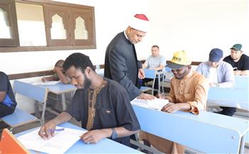 القائم بعمل رئيس "المعاهد الأزهرية"يتفقد امتحانات الشهادتين الثانوية والإعدادية للدور الثاني بمعهد البعوث