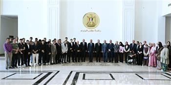 رئيس الوزراء يلتقى أوائل طلبة شهادة الثانوية العامة