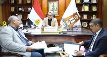محافظ الوادي الجديد تلتقي أعضاء مجلسي النواب والشيوخ لبحث مطالب المواطنين