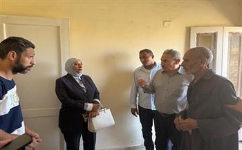 مأساة انهيار عقار ووفاة طفل.. محافظ سوهاج يوفر سكناً ومساعدات عاجلة للأسرة المنكوبة  