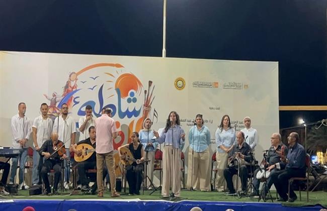 "شاطئ الفن" بجمصة.. كورال التذوق يقدم ليلة طربية وسط تفاعل جماهيري