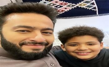 نجل حمادة هلال يكشف كواليس مشاركته مع والده في كليب «يا ناسينا»