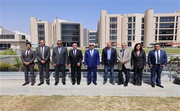 وزير النقل يتفقد فرع الأكاديمية العربية للعلوم والتكنولوجيا والنقل البحري بمدينة العلمين الجديدة